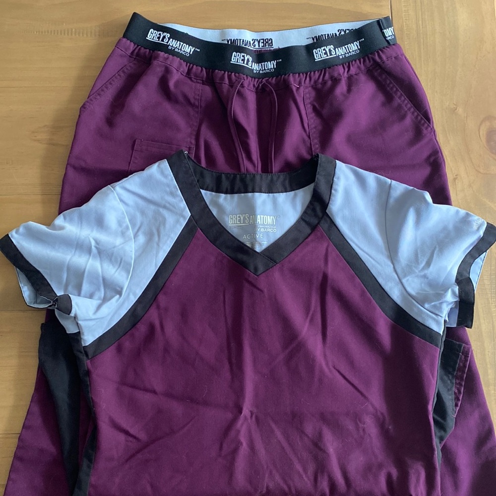 Grey’s Anatomy purple scrub set